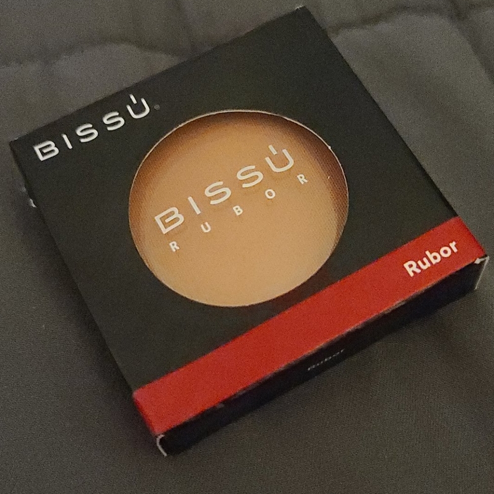 Bissu Blush Arena color